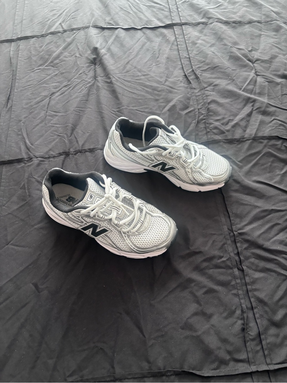 New Balance Men's Silver and Black Athletic Running Sneakers